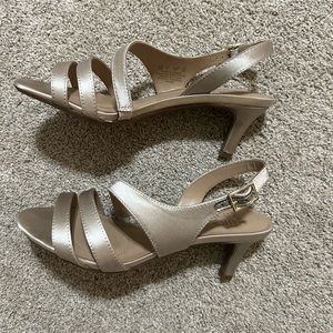 Naturalizer champagne sandals